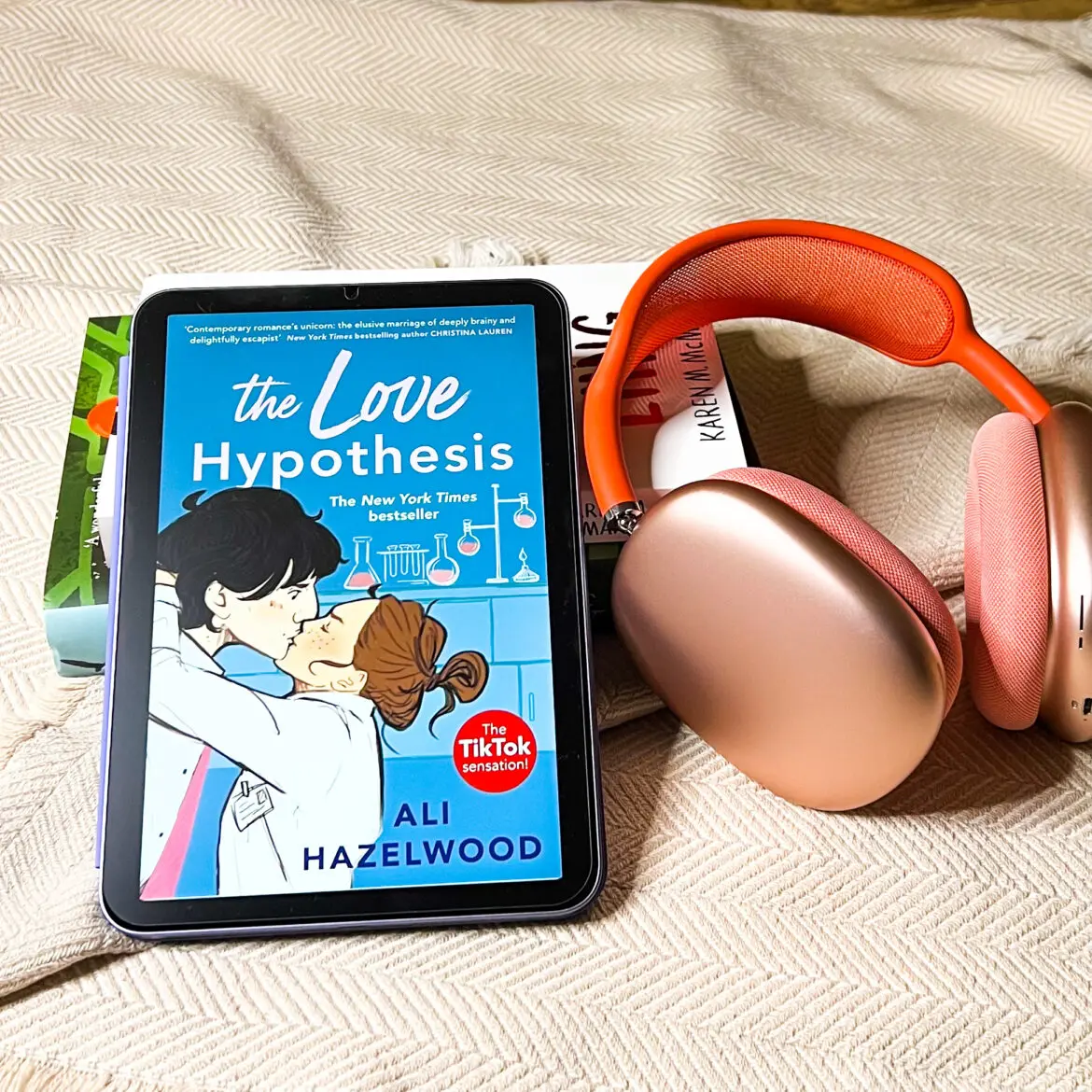 The Love Hypothesis by Ali Hazelwood Book Review